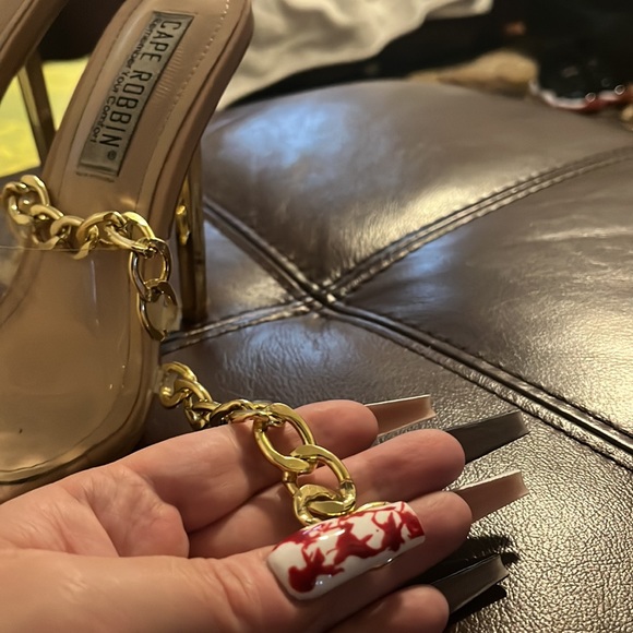 Clear chained open toe heels - Picture 2 of 4